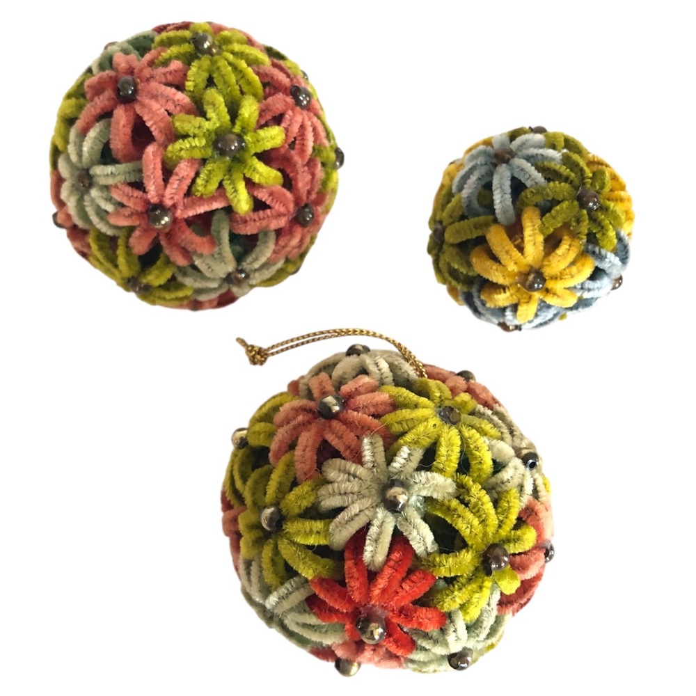 VINTAGE 60s 70s Lot of 3 Mod Flower Handmade Pipecleaner Christmas Ornaments